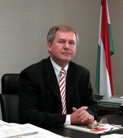 Dr. S&aacute;ndor Peisch